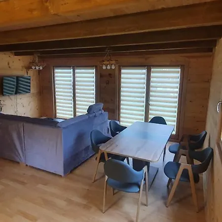 Vikendica Brvnara Marcetic Hébergement de vacances *