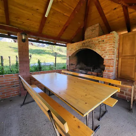 Vikendica Brvnara Marcetic *